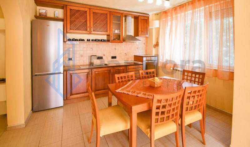 Дава се под наем Четиристаен апартамент в София, Хиподрума - 130 кв.м за 650 € - Снимка #2