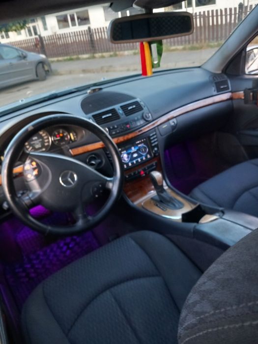 Vînd Mercedes-Benz