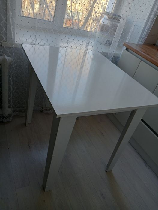 Продам кухонный стол