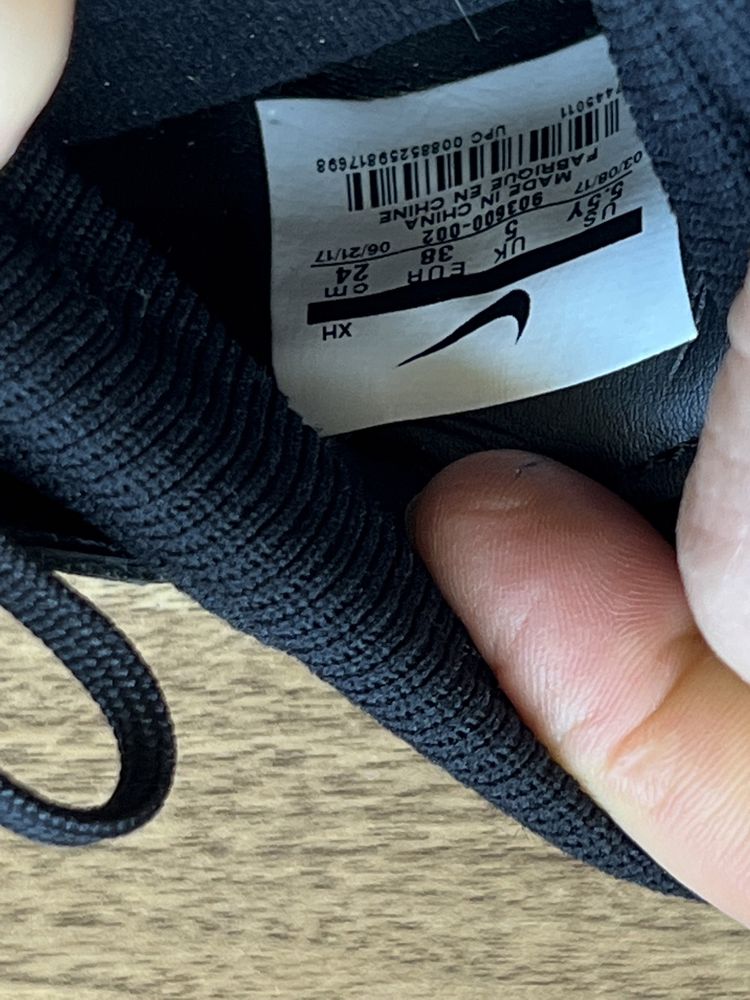 Crampoane, adidasi Nike Mercurial originale Noi