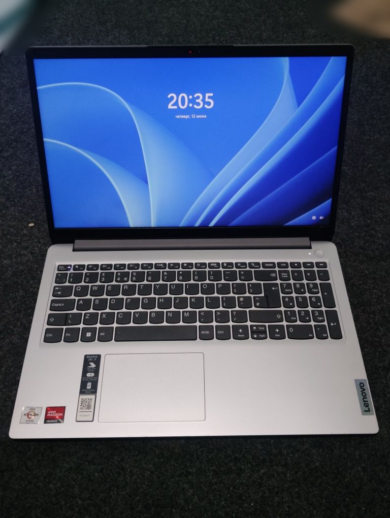 Noutbuk Lenovo  IdeaPad
