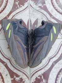 Yeezy 700 Mauve marimea 44.5 - livrare gratuita prin curier