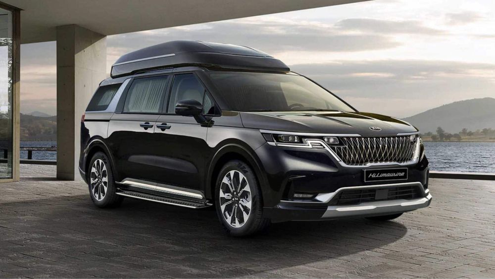 Авто с водителем kia carnival hi lumiseni с знанием  Анг/Русс языка