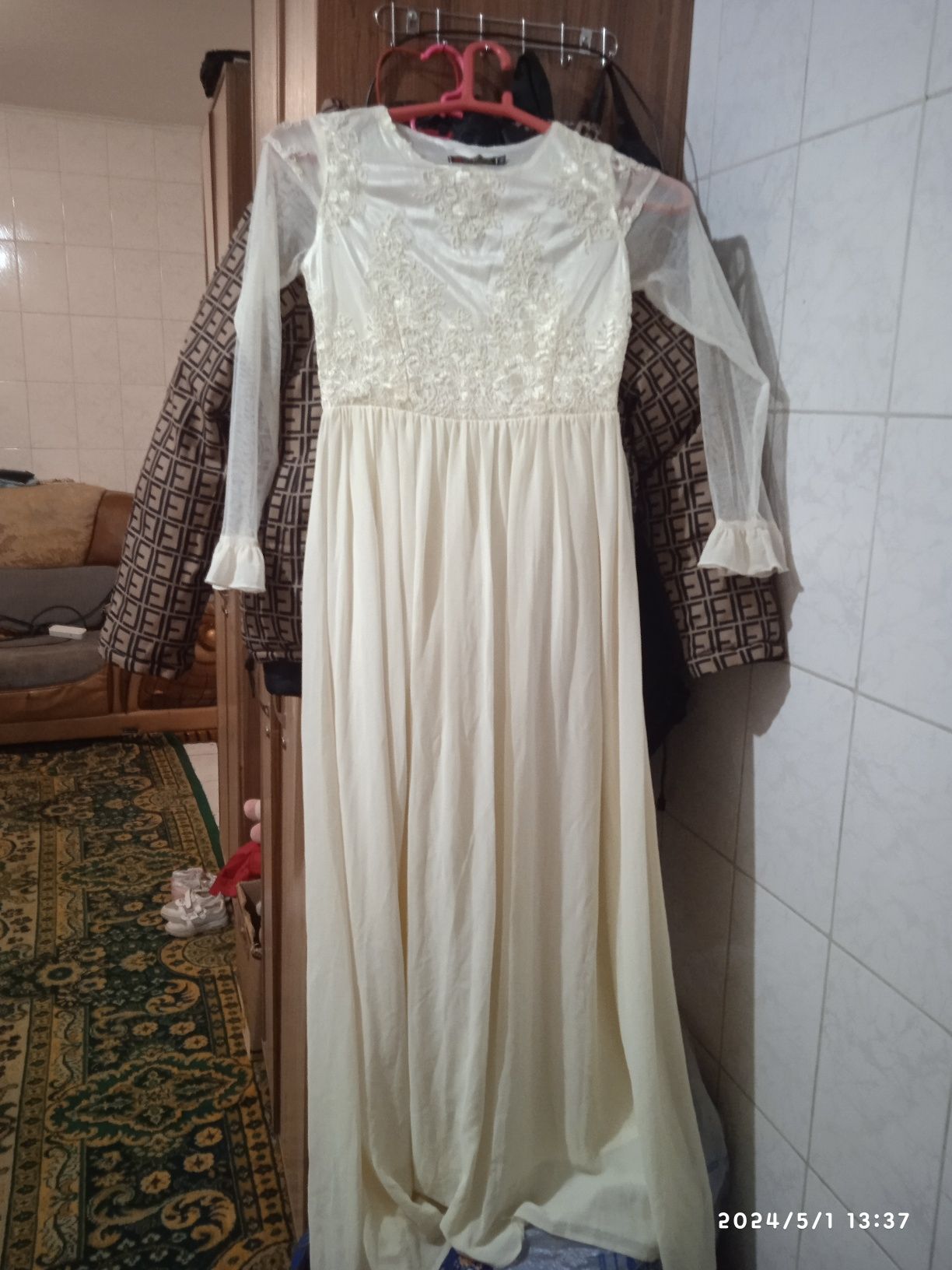 Вечерние платья белого цвета 42 размер