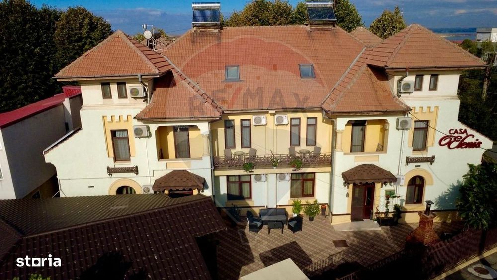 Casa / Pensiune cu 12 camere de vânzare în zona Eforie Sud Constanta