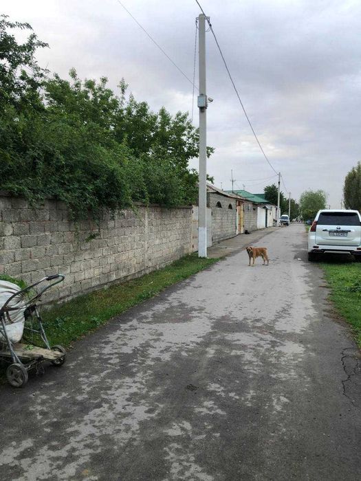 Продаю свой участок  земли  4 сотки есть фундамент на 2 комнат