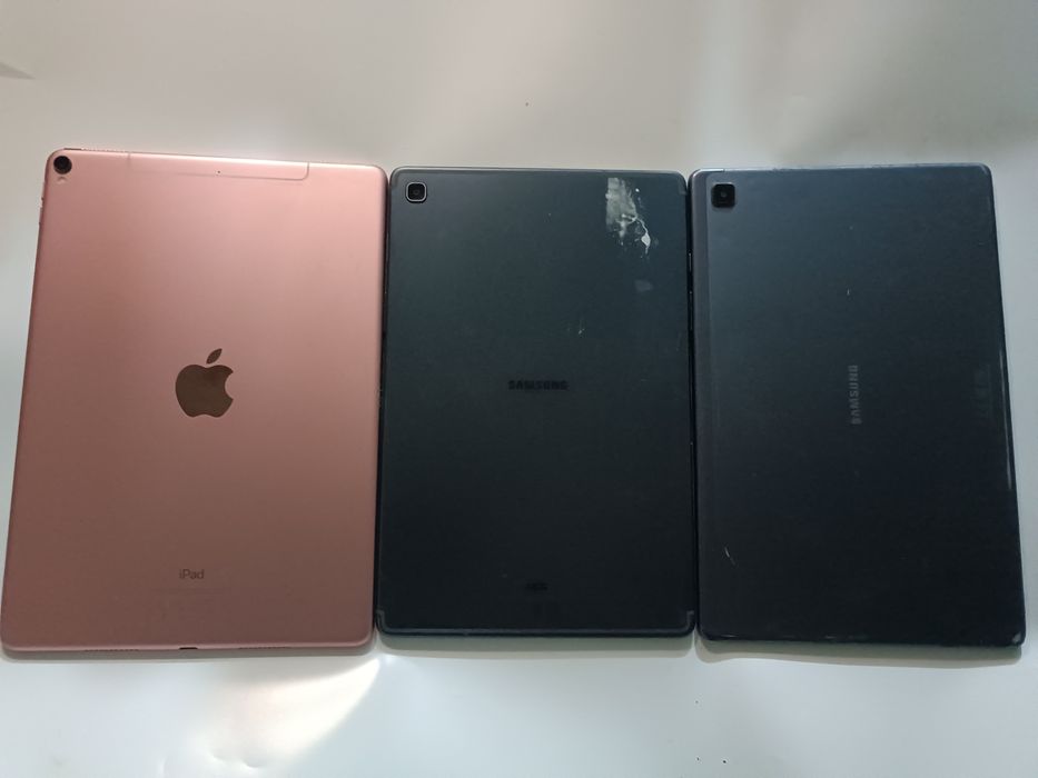 Продам планшет на запчасти iPad