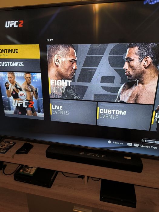 Vind Ps 4 Slim de 1 Tera, stare foarte bună de funcționare la 599 lei!