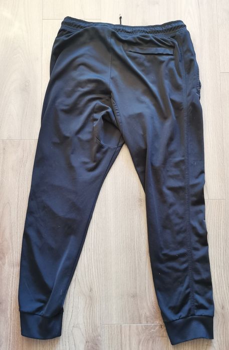 Панталони Nike L
Размер М