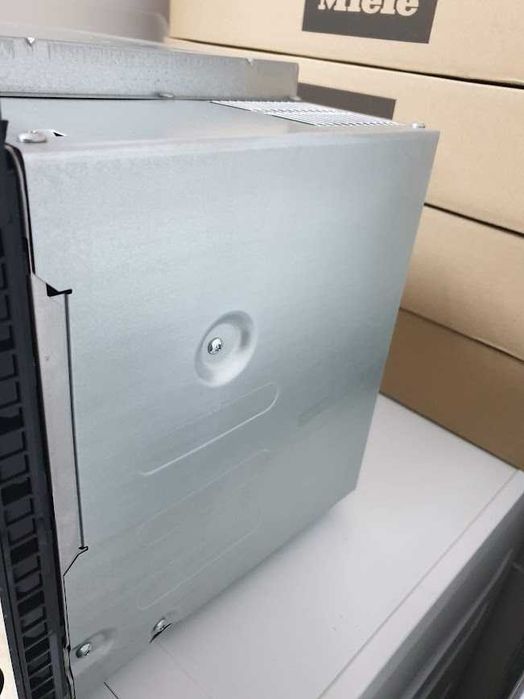 17L - Miele M8151-2 Микровълнова Фурна с Грил за вграждане