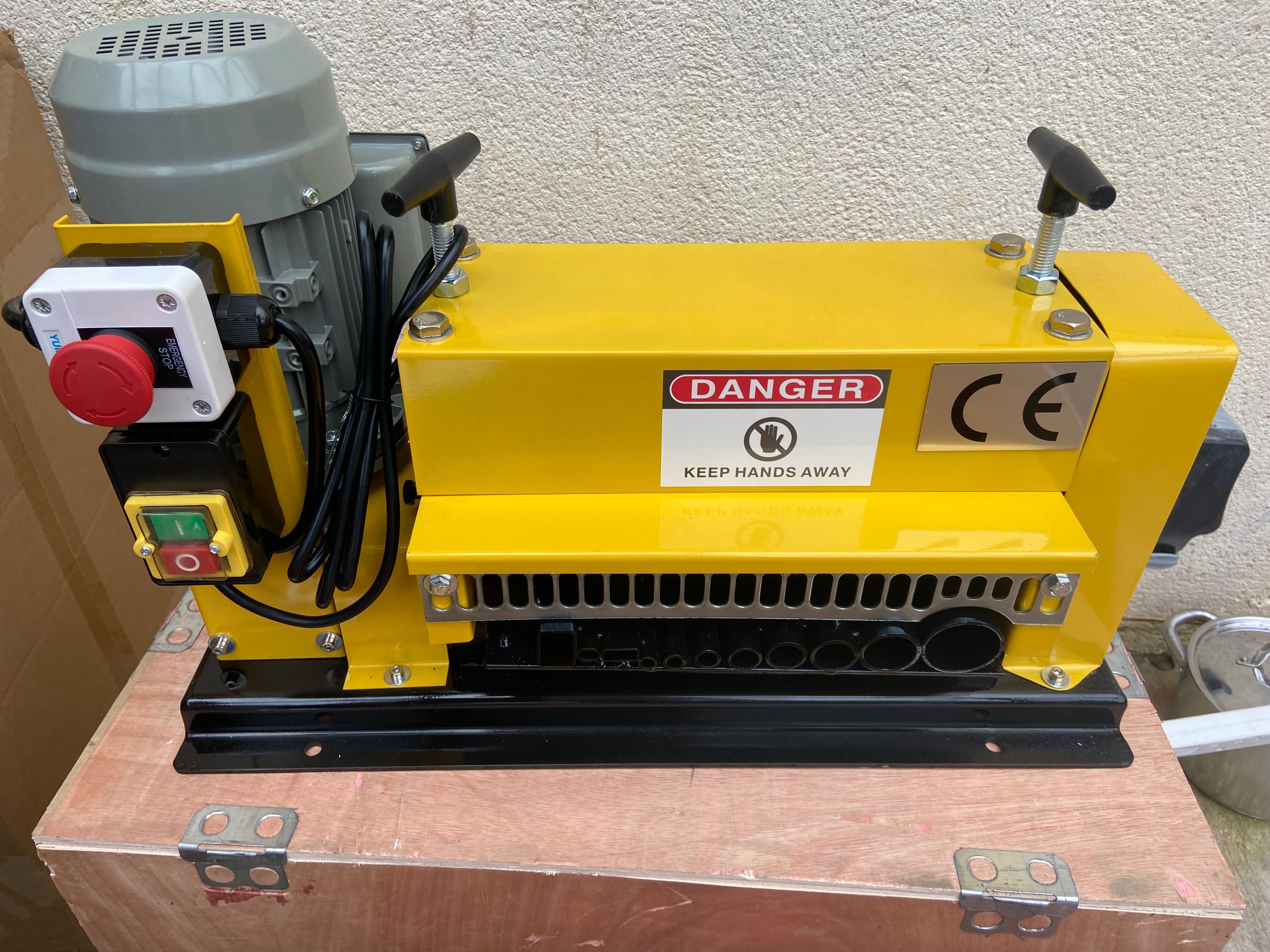 Masini Deblancat DECOJIT Dezizolat Cabluri Automata nouă 220v