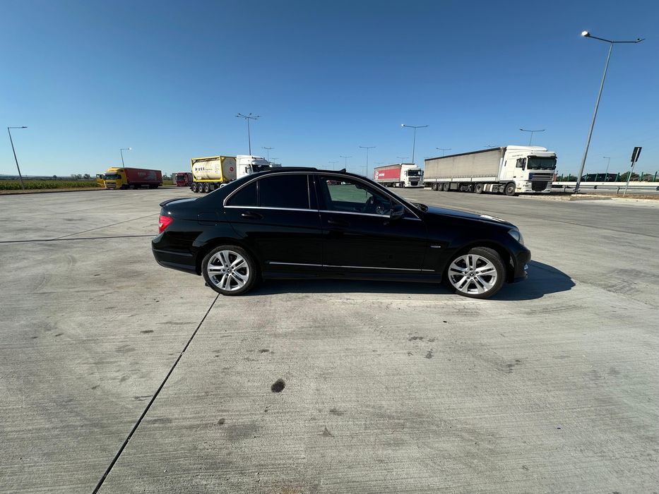Vând Mercedes-C Class pachet AMG
