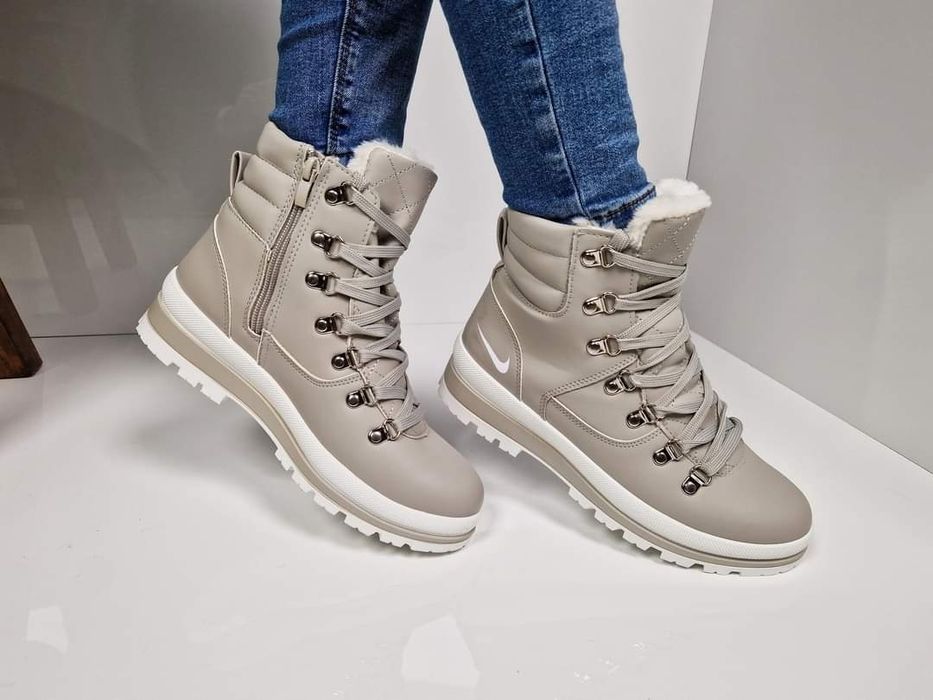 Дамски зимни апрески