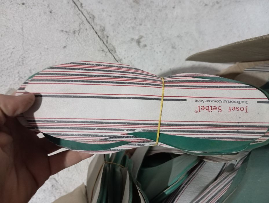 Продавам 100 чифта оригинални стелки Josep Siebel