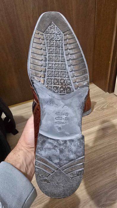 Чисто нови мъжки обувки 41  номер естествена кожа.