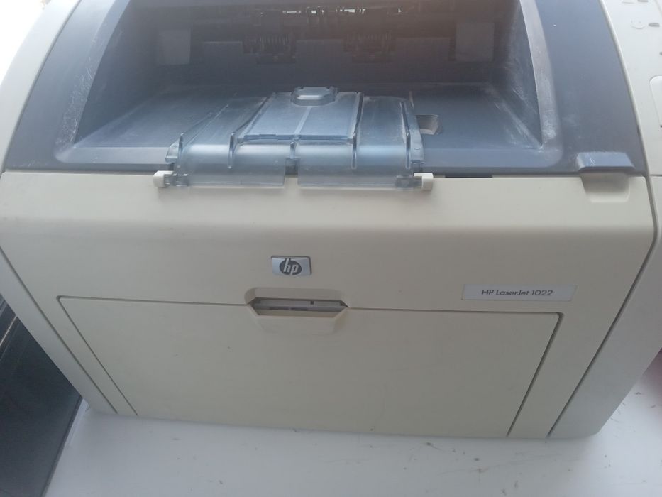 Продам лазерный принтер 1022