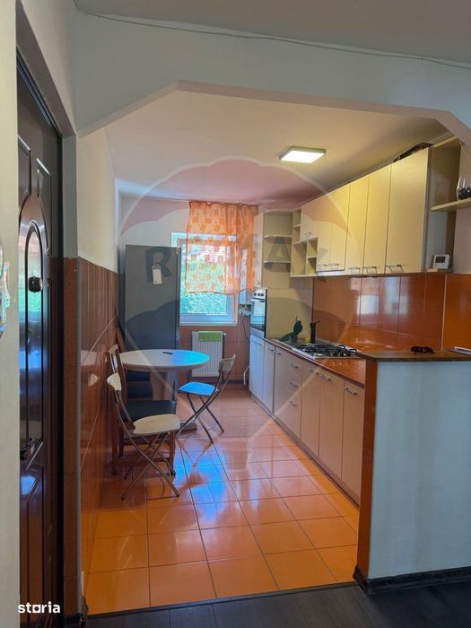 Apartament cu 3 camere de închiriat în zona Calea Dumbravii