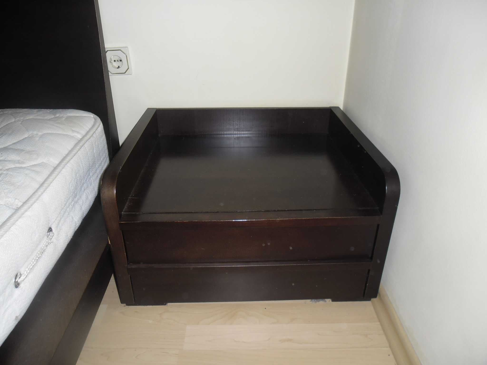 Обзавеждане за спалня (легло, нощи шкафчета и гардероб)
