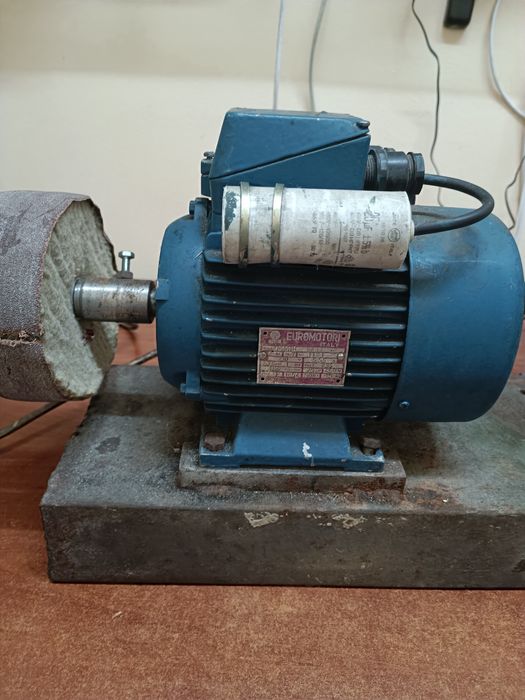 Motor electric monofazic