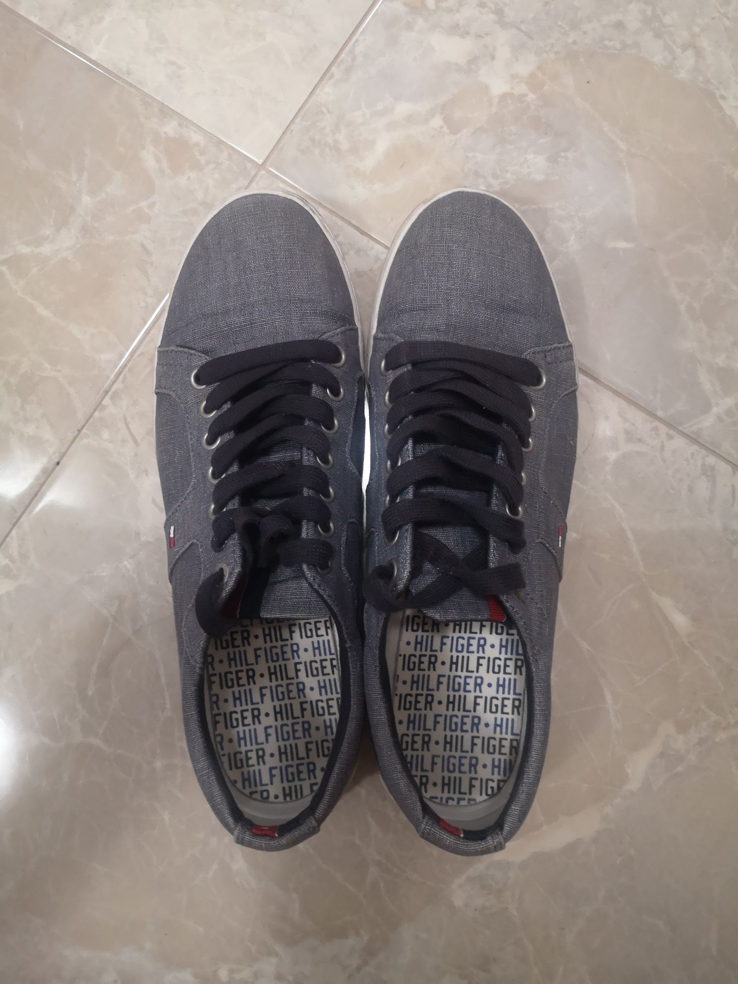 Tommy Hilfiger сникърси