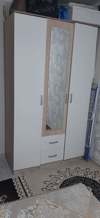 Продам шкаф белый