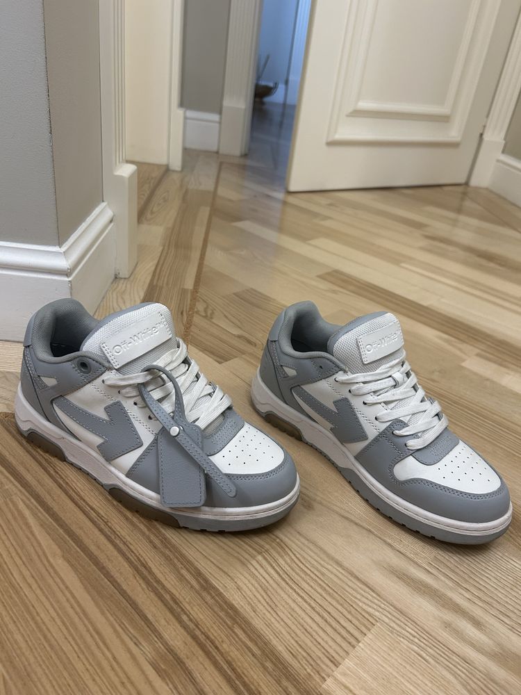 Off White Out of Office 42