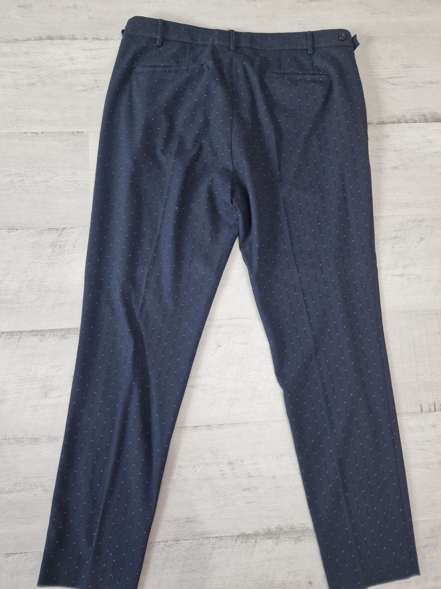 Vand pantaloni barbati Zara