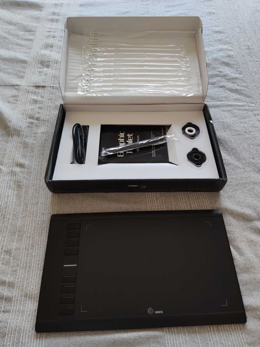 Графичен таблет Ugee M708