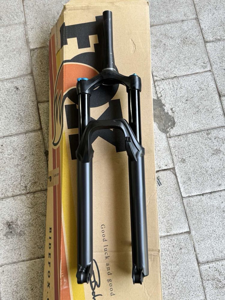 Вилка Fox 34 Float Rhythm, 150мм ход, Boost, 44 мм offset