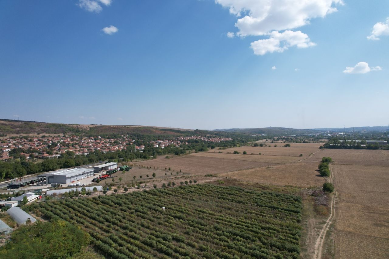 Продава се Земеделски имот в Плевен, Индустриална зона -  кв.м за 2040 €/дка - Снимка #10