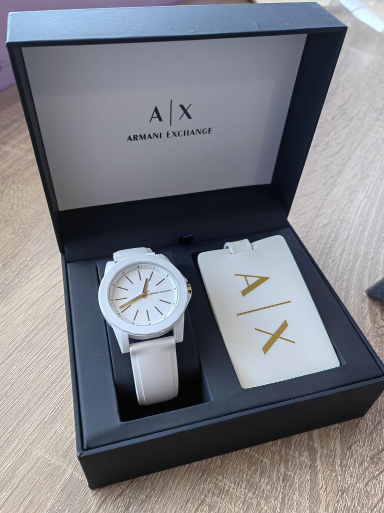 Оригинален дамски часовник Armani Exchange