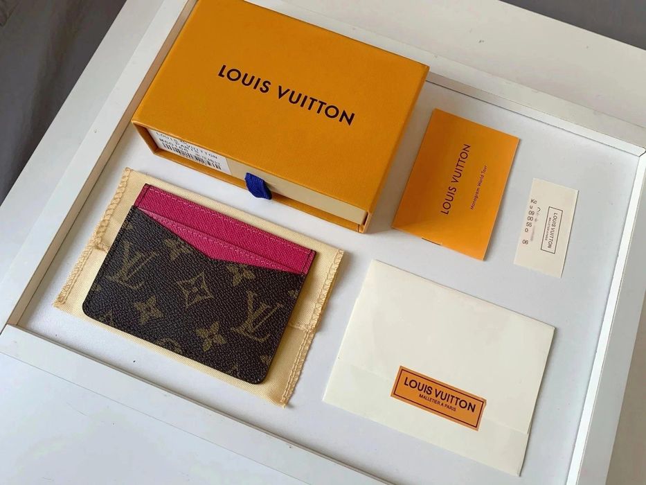 Louis Vuitton  cardhold