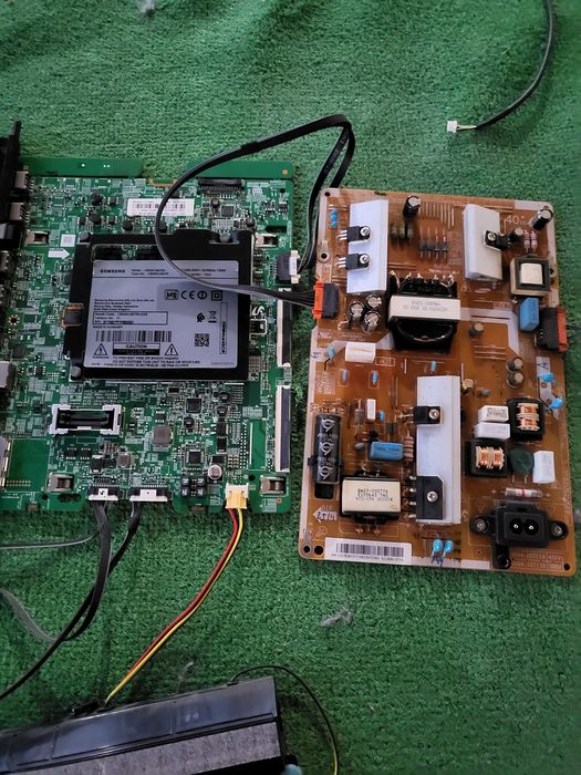Placa de baza si sursa de alimentare