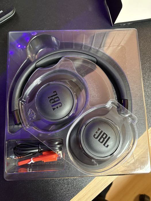 Нови JBL Слушалки