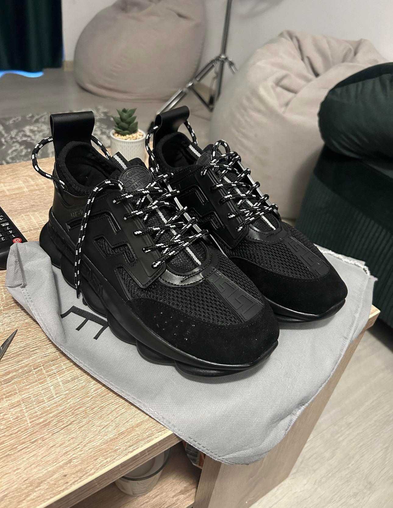 Adidasi Versace negri Chain Reaction full black dama si barbati