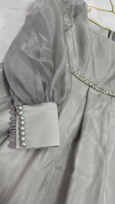 Вечерное платье в красивом фасоне