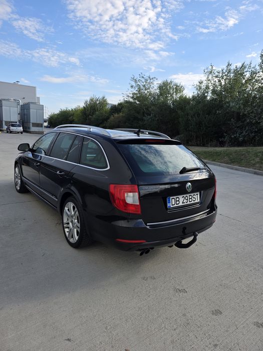 Skoda Superb 2.0 TDI 177 CP 4x4 – FULL OPTIONS – Piele crem