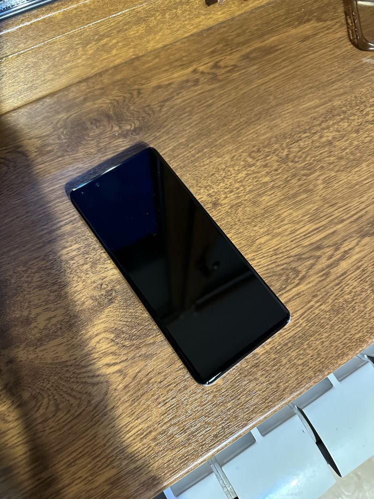 Продам Huawei P40 Pro Ice White