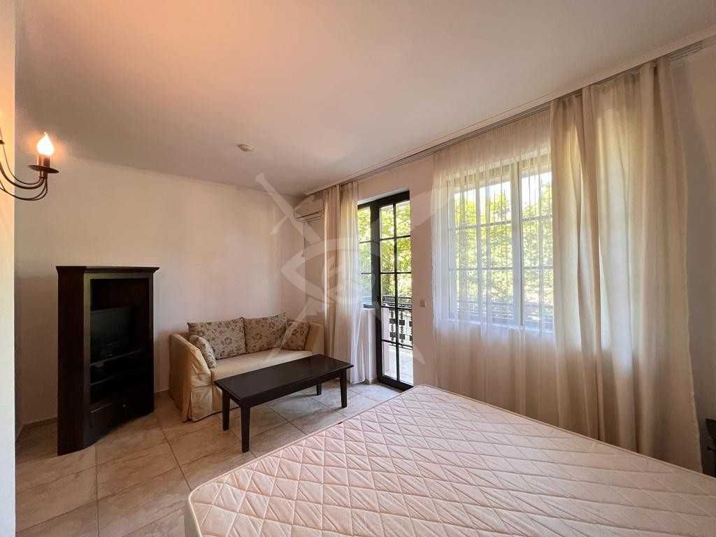 Продава се Едностаен апартамент в Обзор - 45 кв.м за 934 €/кв.м - Снимка #2