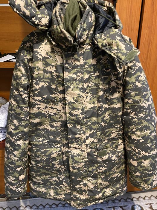 Бушлат почти жаңа 2-3 рет киілген. Планшет офицерский.Ремень, фляжка.