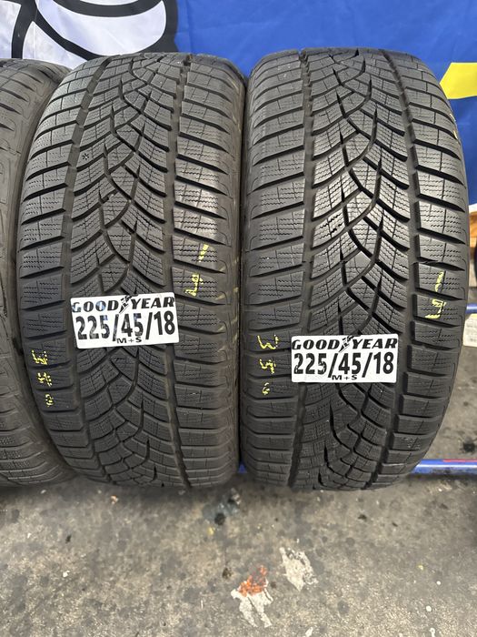 225/45/18 Good Year M+S