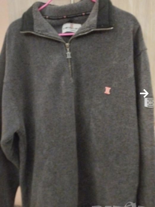 Мъжки зимен суичър.