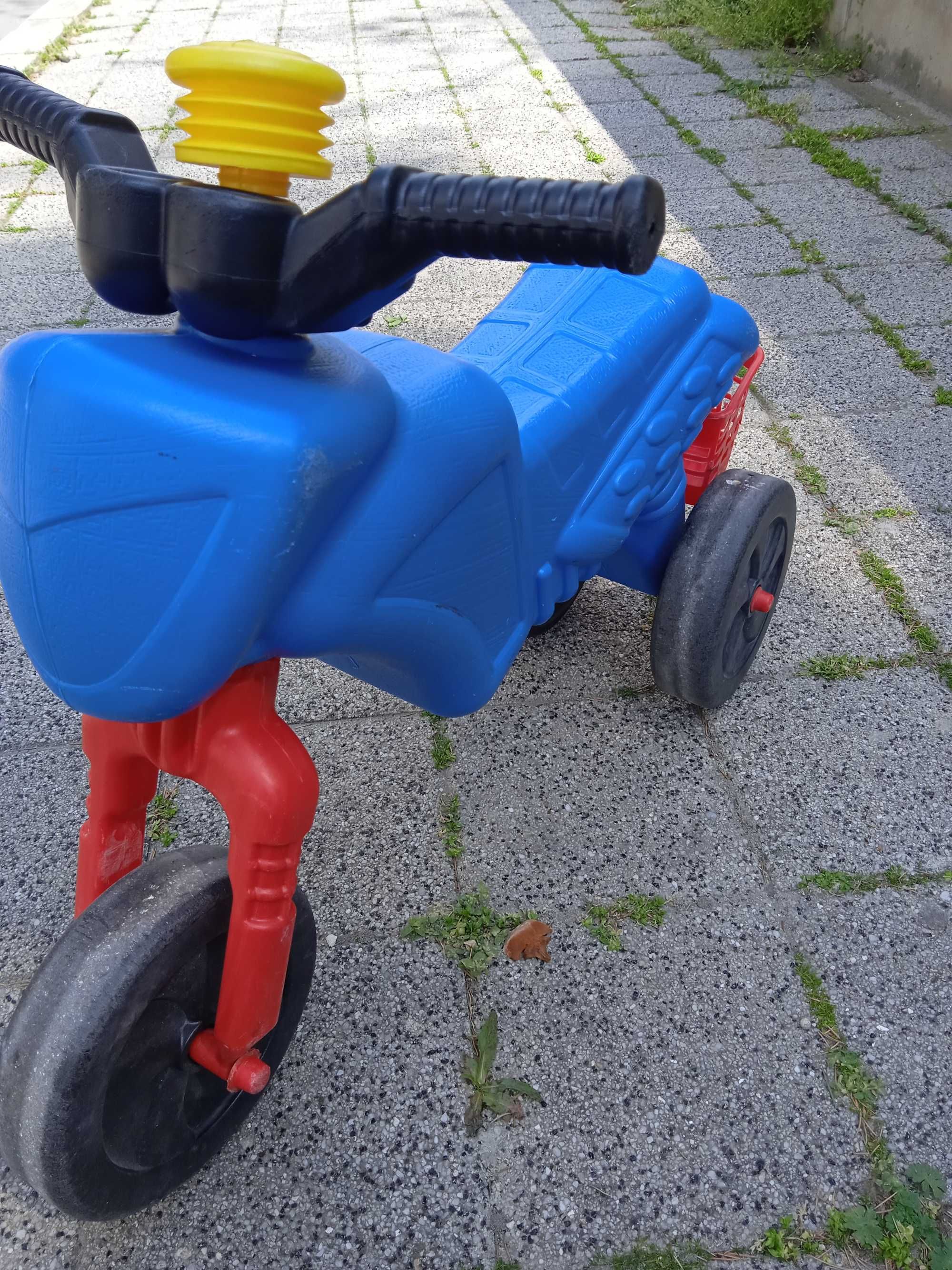 Детско колело с педали injusa smart trike и мотор за бутане