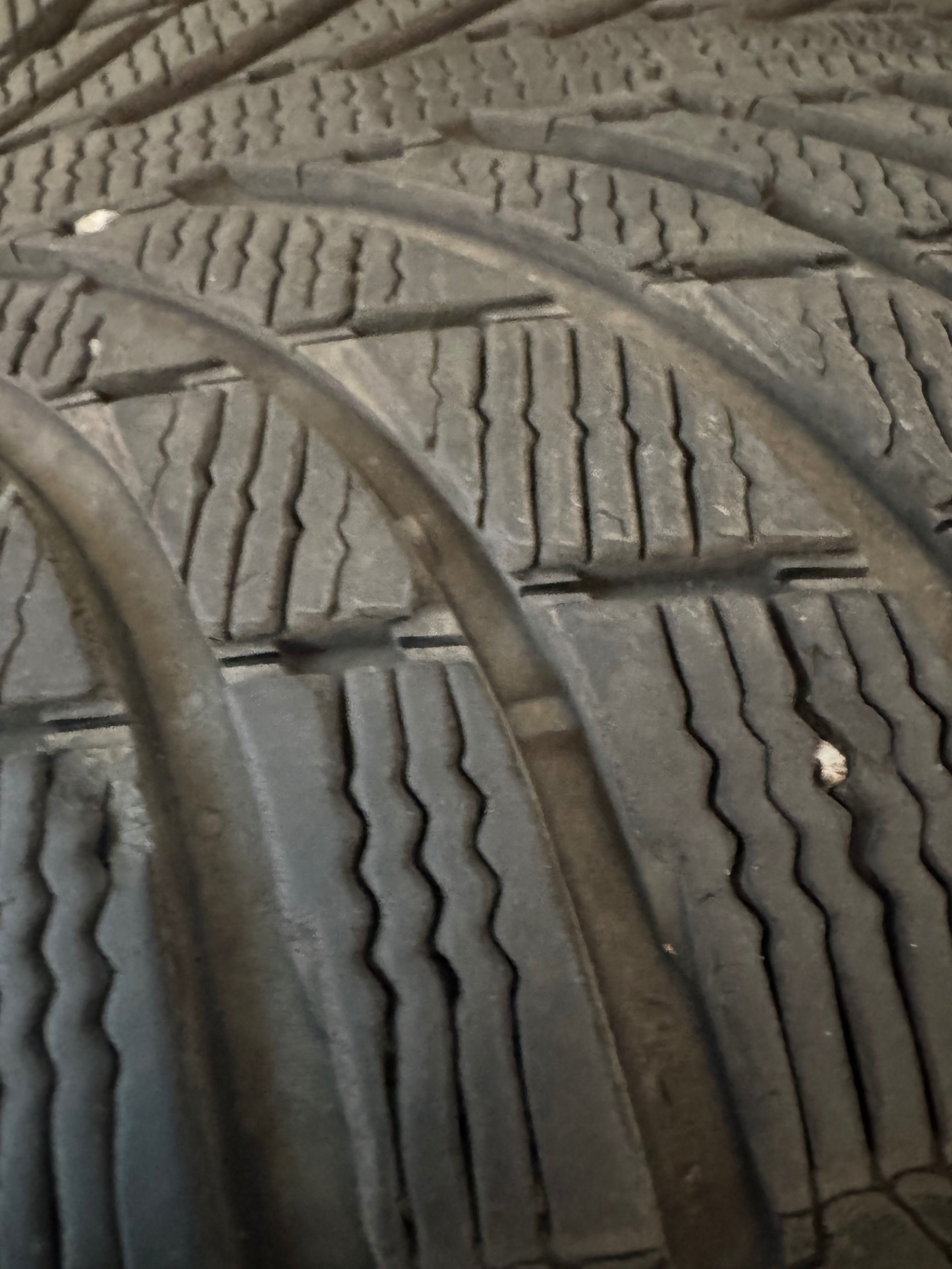 Комплект Micheline Latitude Alpin 255/50/R19 (зимни гуми)