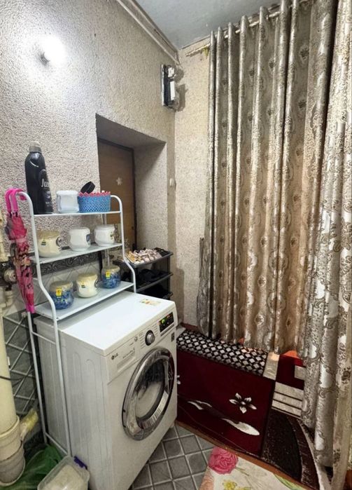 Yunsobod bodomzorda 1/2/2/37 kv toza uy srochniy variyant