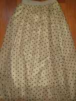 Vand fusta tulle crem cu buline negre din catifea S/M