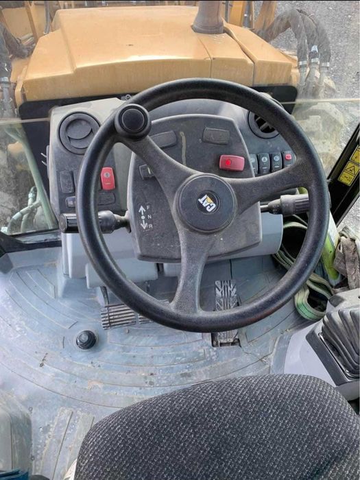 Buldoexcavator  CAT 434 F2 cu roti egale