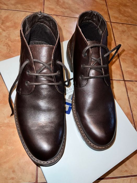 Ghete de barbat, noi , din piele naturala