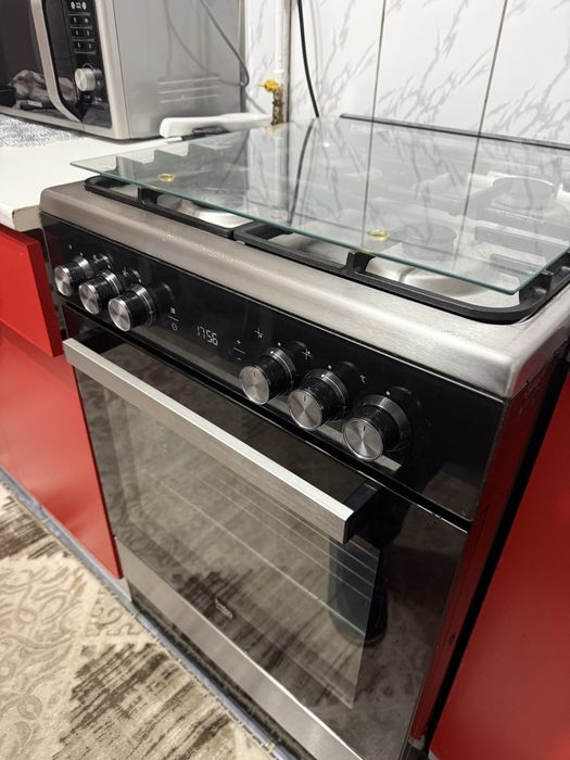 Aragaz Beko cu cuptor electric