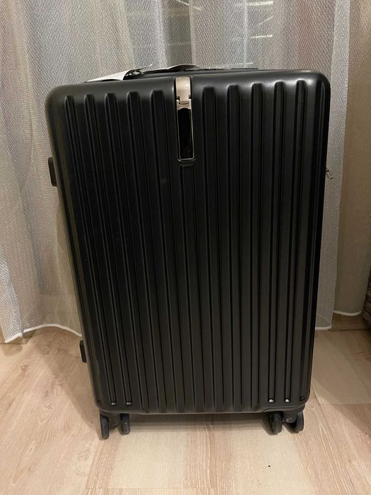 Чисто нов куфар за кабинен багаж / не се чекира